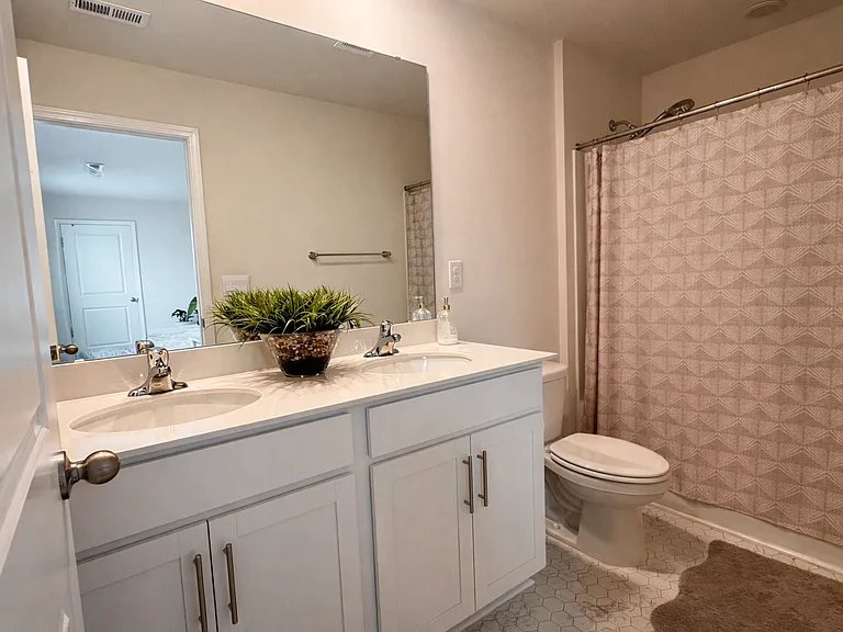 95 Malcolm Ct — Photo 10