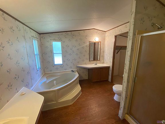 3rd image of 26840 Kelli Dr