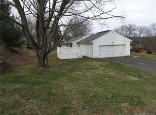 181 Overlook Rd, Meriden, CT 06450
