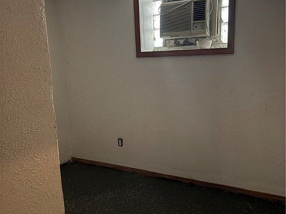 4th image of 12009 Castlewood Ave