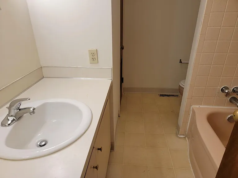 2511 Lititz Pike #J — Photo 10