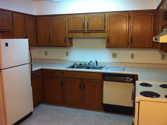 2nd image of 711 N Broadway St APT 218