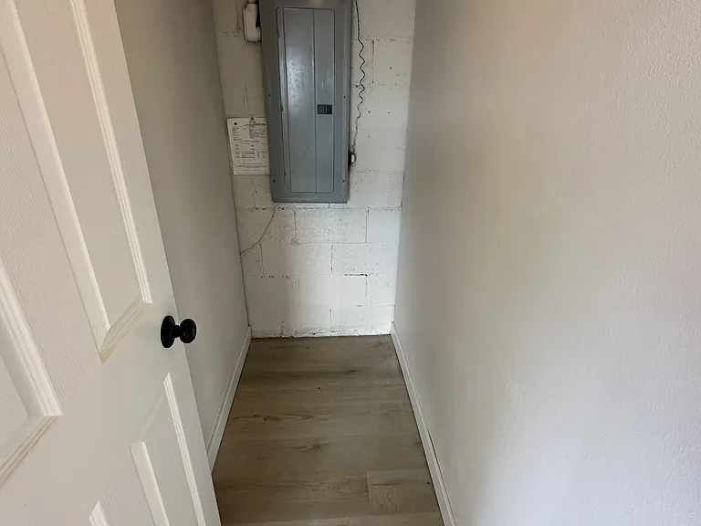 705 S Ione St — Photo 13