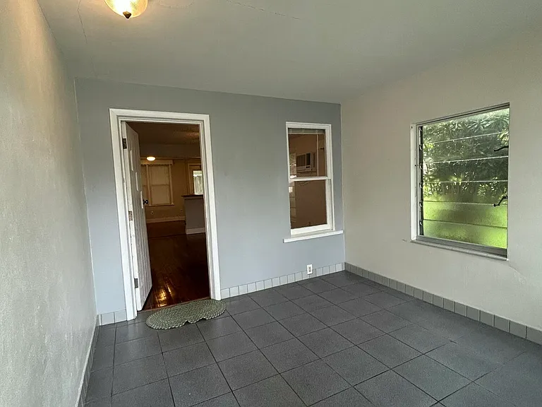 710 SE 16th St #A — Photo 12