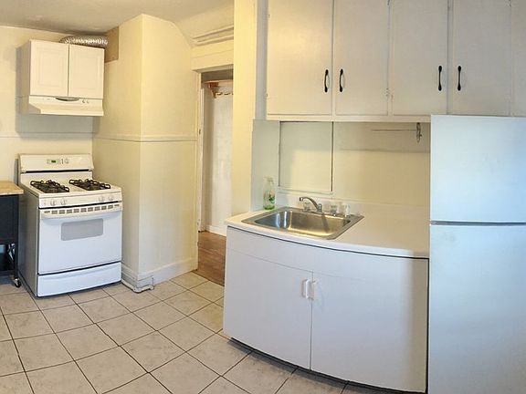 5th image of 213 Kendrick Ave #213A