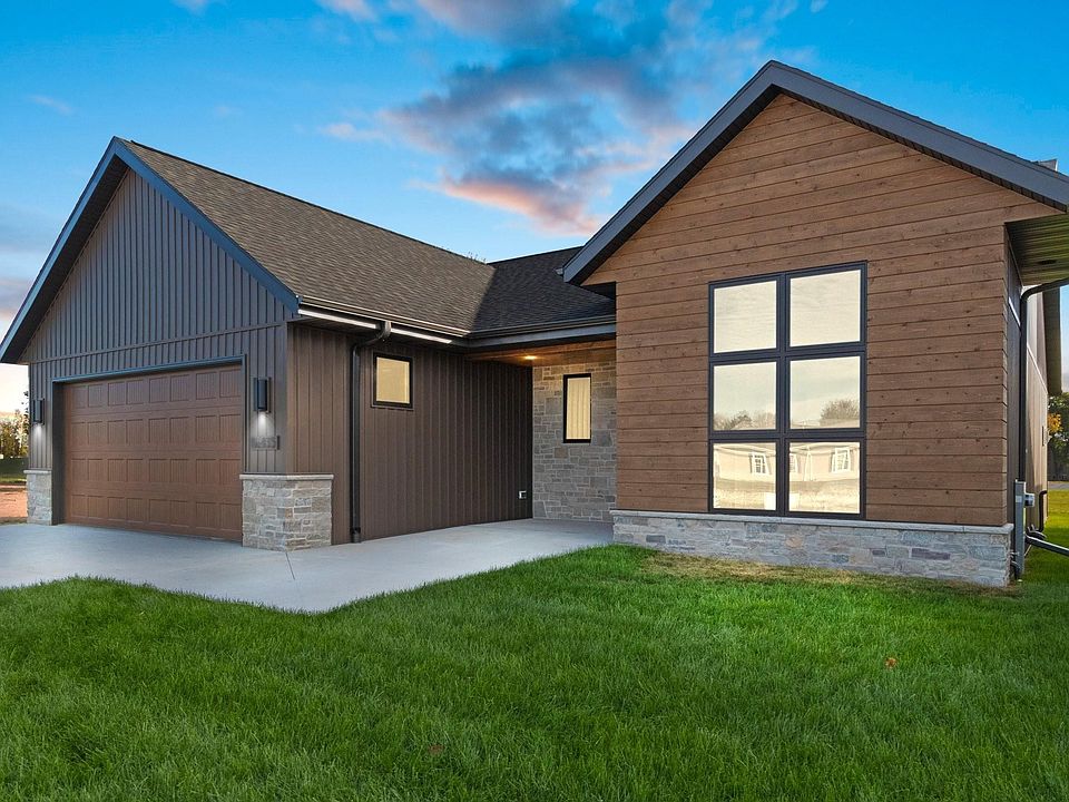 1st image of 435 Riverview Ridge Pl