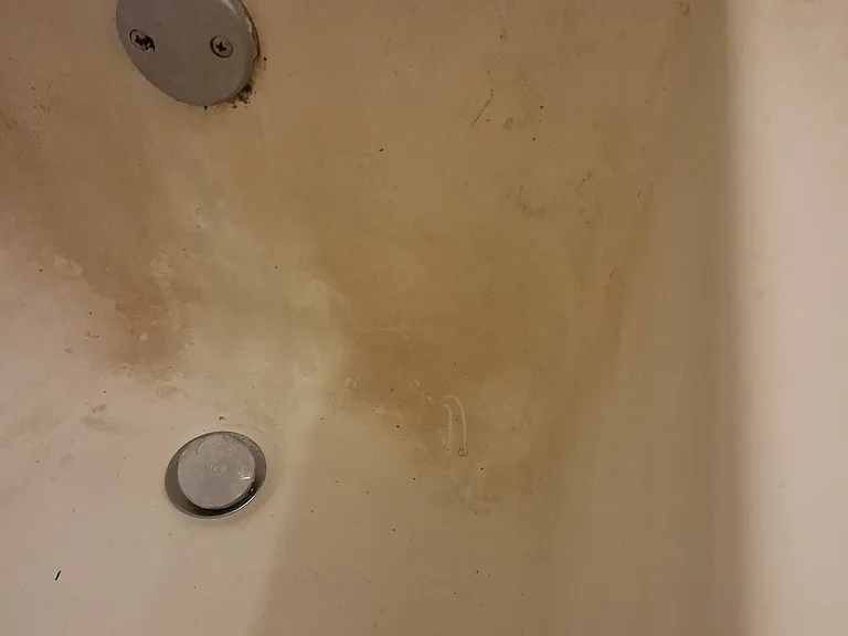 Bath tub