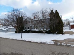 4410 F St, Amana, IA 52203