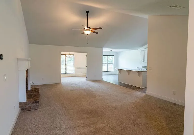 1394 Hardigree Rd — Photo 2