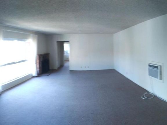 4th image of 1674 Amberwood Dr