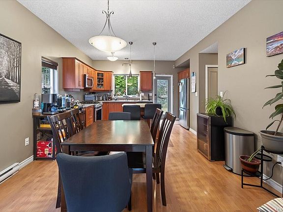 4th image of 573 Kingsview Rdg