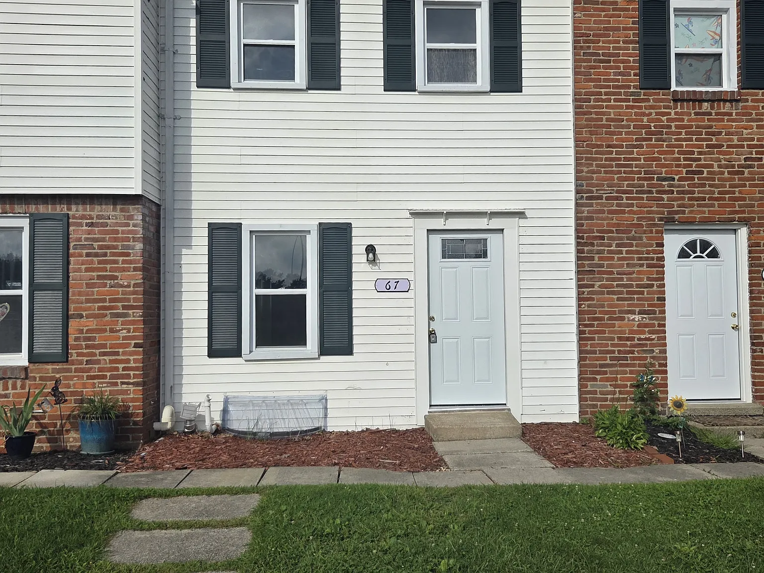 2 bed, 1.5 bath, 1500 sqft, $1,275 — Photo 2