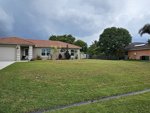 3rd image of 265 SW Dalton Cir