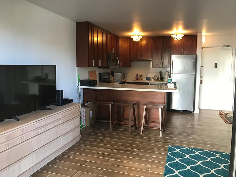 2140 Kuhio Ave #1604 — Photo 2