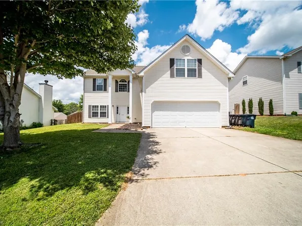 820 Pecan Ridge Cir, Kernersville, NC 27284