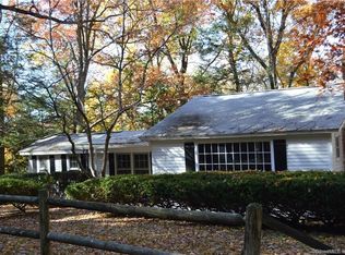 10 Hillcrest Dr, Avon, CT 06001