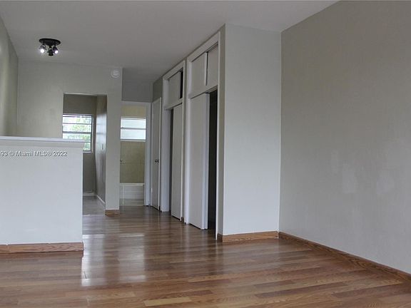 2nd image of 1685 Jefferson Ave APT 16