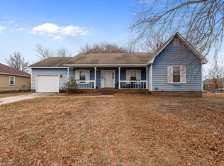 1870 Windlock Dr, Fayetteville, NC 28304