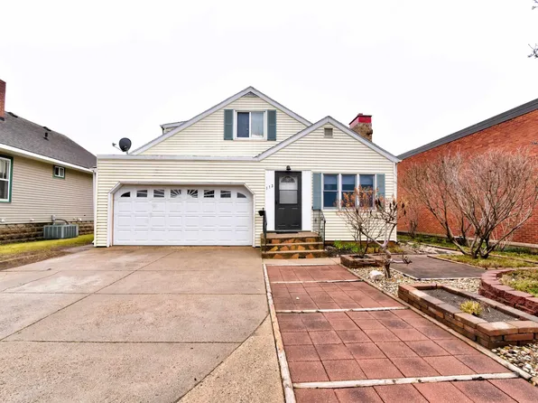 113 S 8th St, Estherville, IA 51334