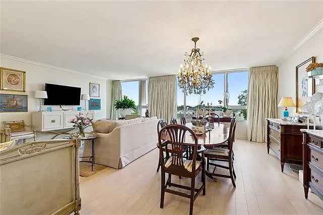 2100 Saint Charles Ave #5M — Photo 8