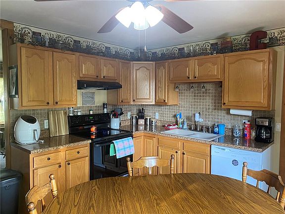 4th image of 2 Drue Dr
