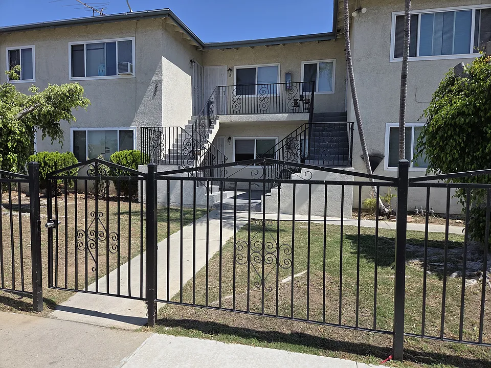 428 Walnut Ave #2