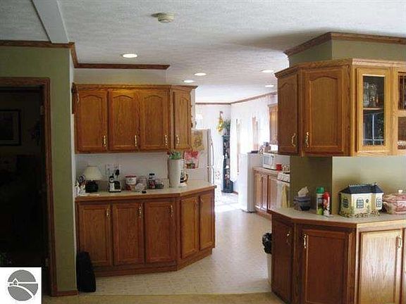 4th image of 4367 W Circle Dr NE