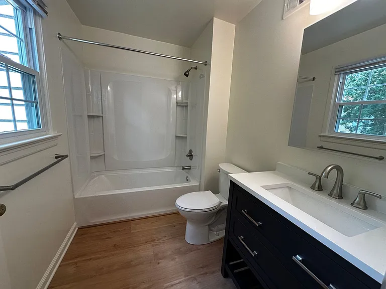 113 Sherwood Ct — Photo 17