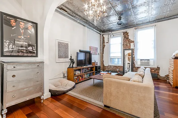 Rented by Bond New York | media 12