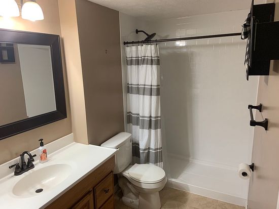 2302 Executive Dr, Hampton, VA 23666