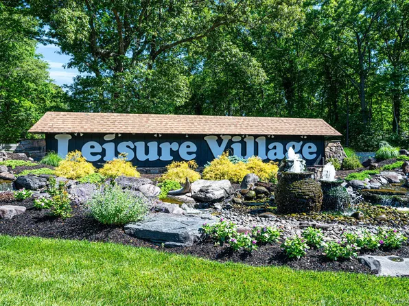 200 NewCastle Court #E, Ridge, NY 11961