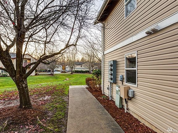 2nd image of 601 W Horton Way