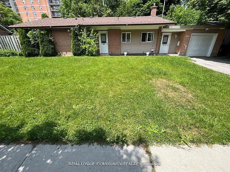 69 Samson Cres — Photo 1