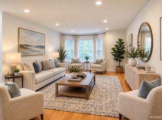 15B Mohegan Ave, Pt Washington, NY 11050