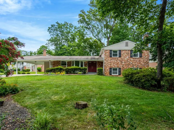 6717 Reynard Dr, Springfield, VA 22152