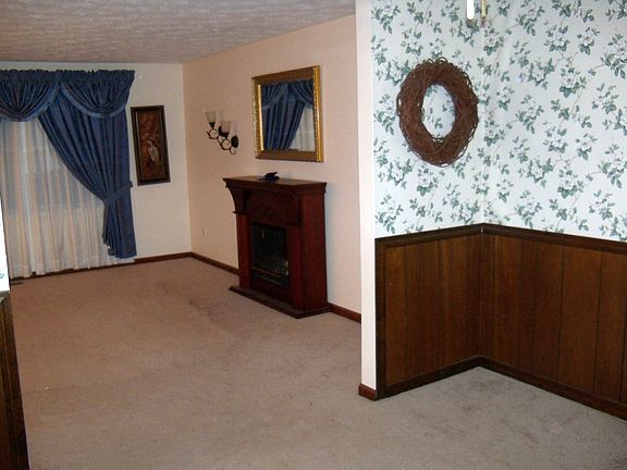4th image of 1415 Balsam Dr