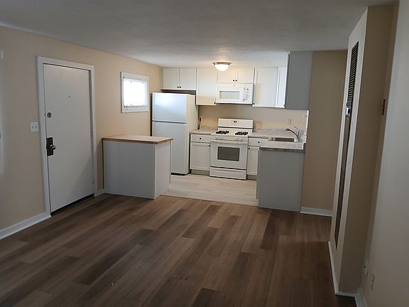 5th image of 906 W Ocean View Ave APT 7