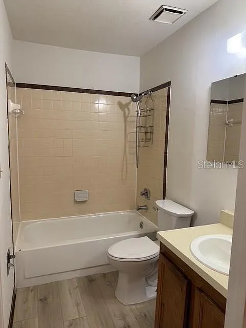 3 bed, 2.0 bath, 1356 sqft, $1,200 — Photo 4