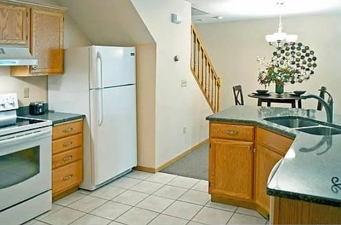 4045 Crystal Cir — Photo 8