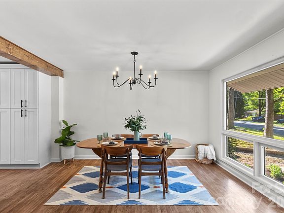 5th image of 3840 Colebrook Rd