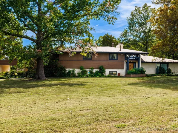 1906 Memorial Dr, Claremore, OK 74017