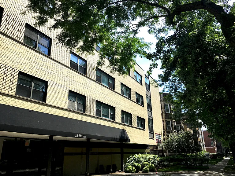 515 Sheridan — Photo 3
