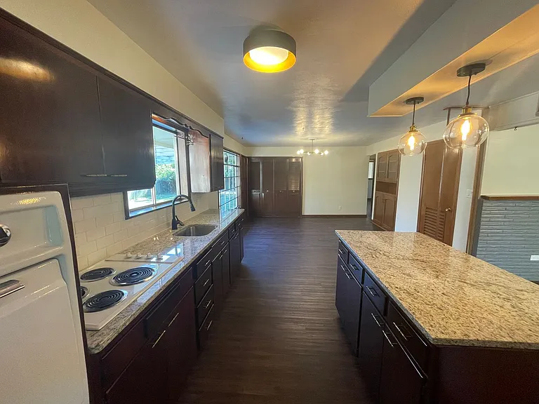 2848 E Eastmoor Dr — Photo 12