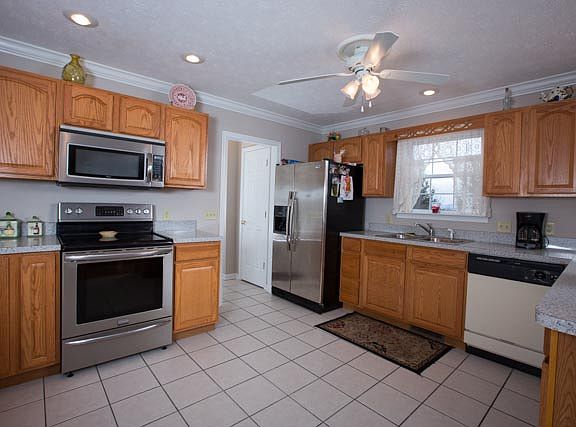 3rd image of 876 Wild Cherry Ln