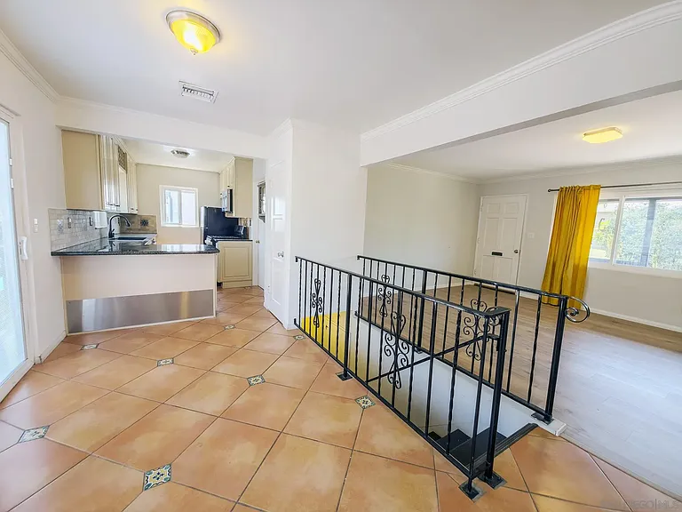 4635 Virginia Ave — Photo 8