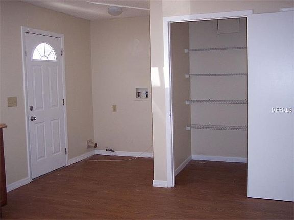 5th image of 914 Plaza St
