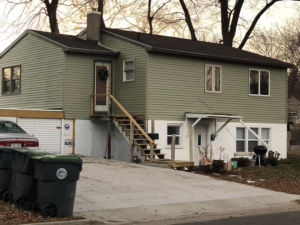 1st image of 933 Charles St