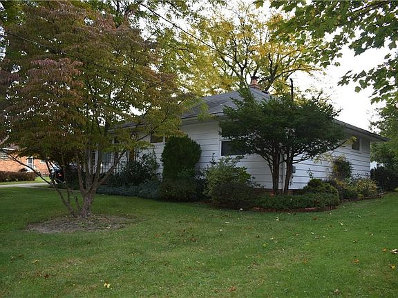 4th image of 93 Berwyn Dr