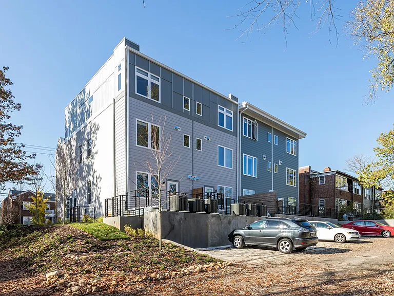 2201 40th Pl NW #3 — Photo 9