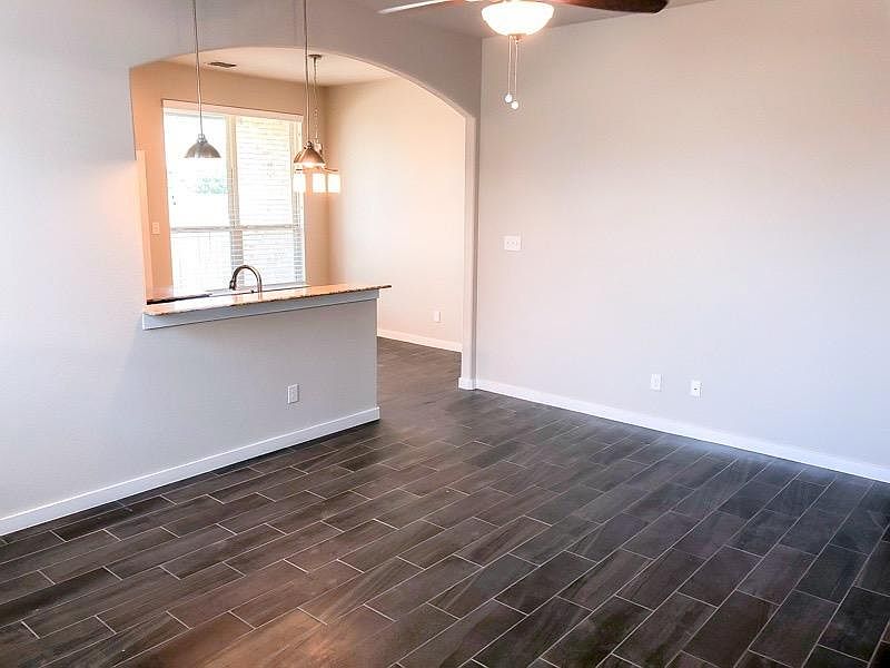 1st image of 566 Creekside Frst